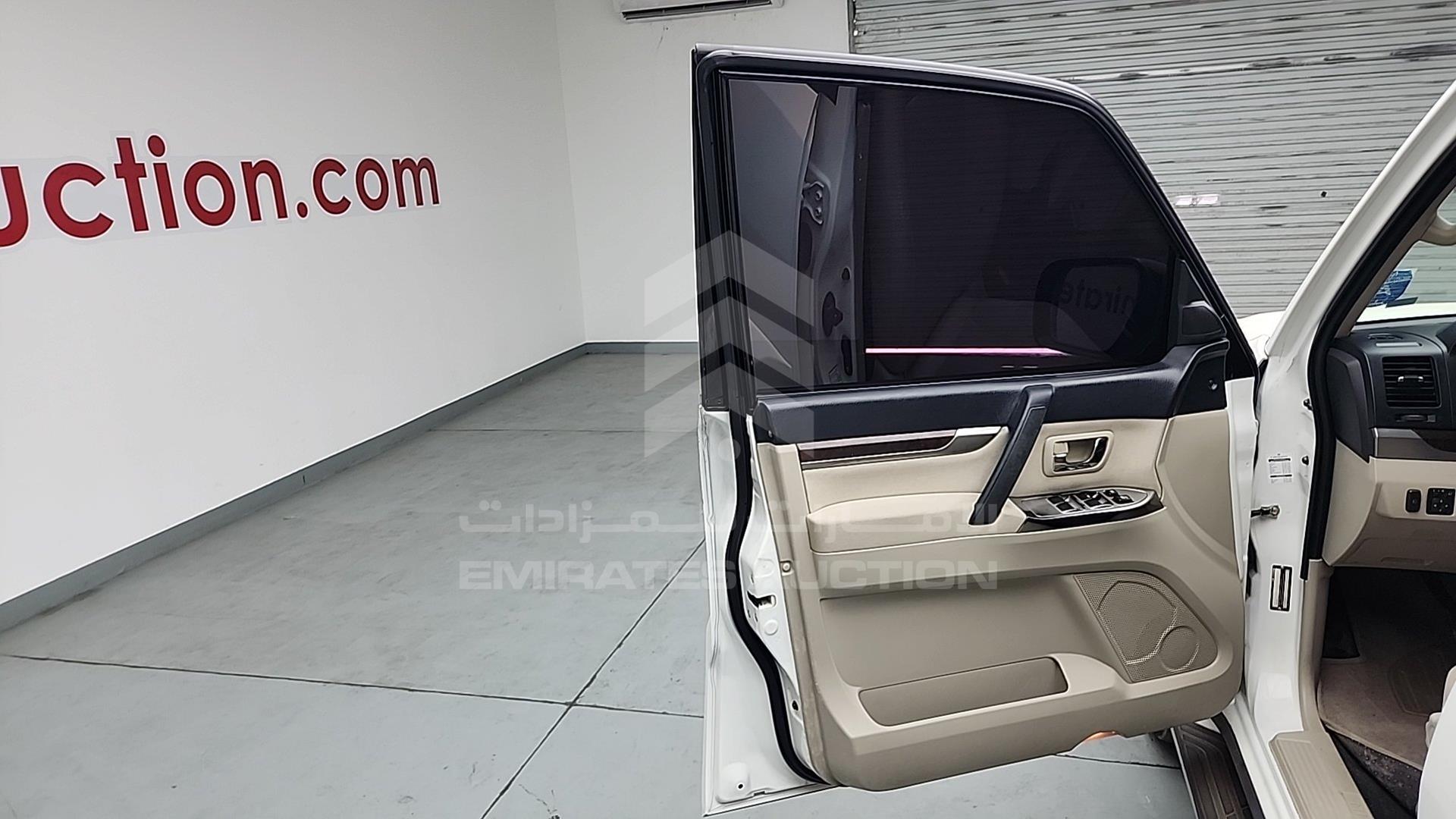 2013 MITSUBISHI PAJERO VIN: JMYLRV95WDJ704386
