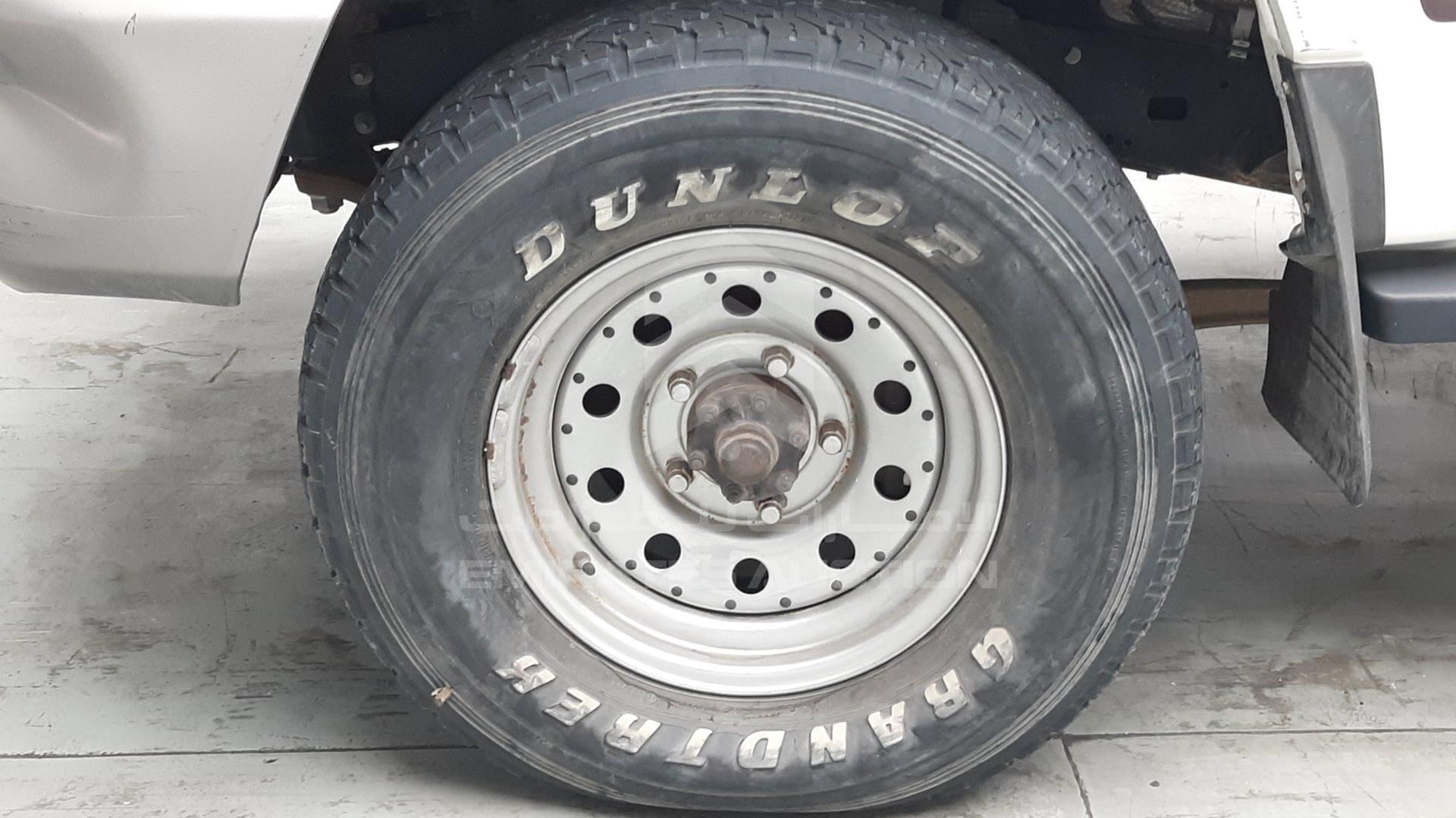 2013 TOYOTA LAND CRUISER VIN: JTFLU73J2D4547985