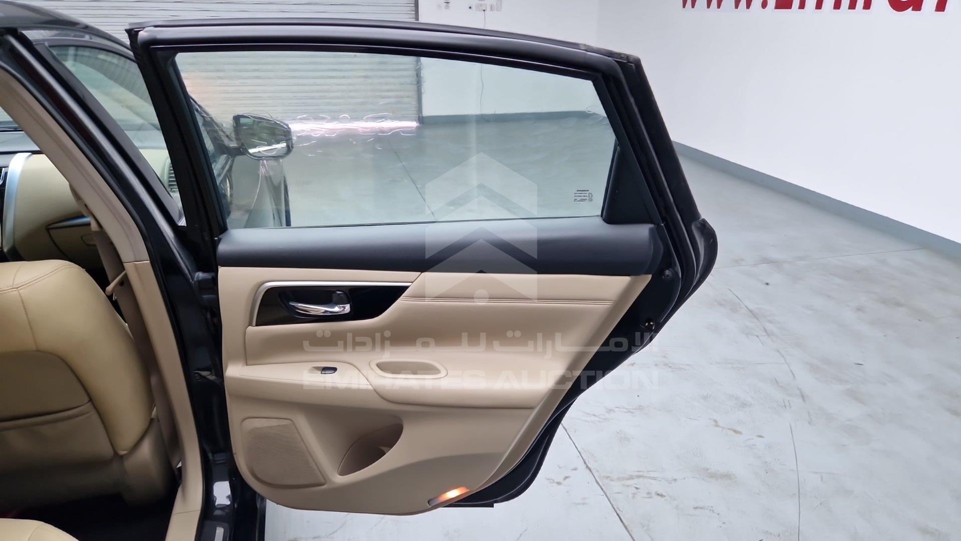 2017 NISSAN TEANA VIN: LGBF5AE05HR312437