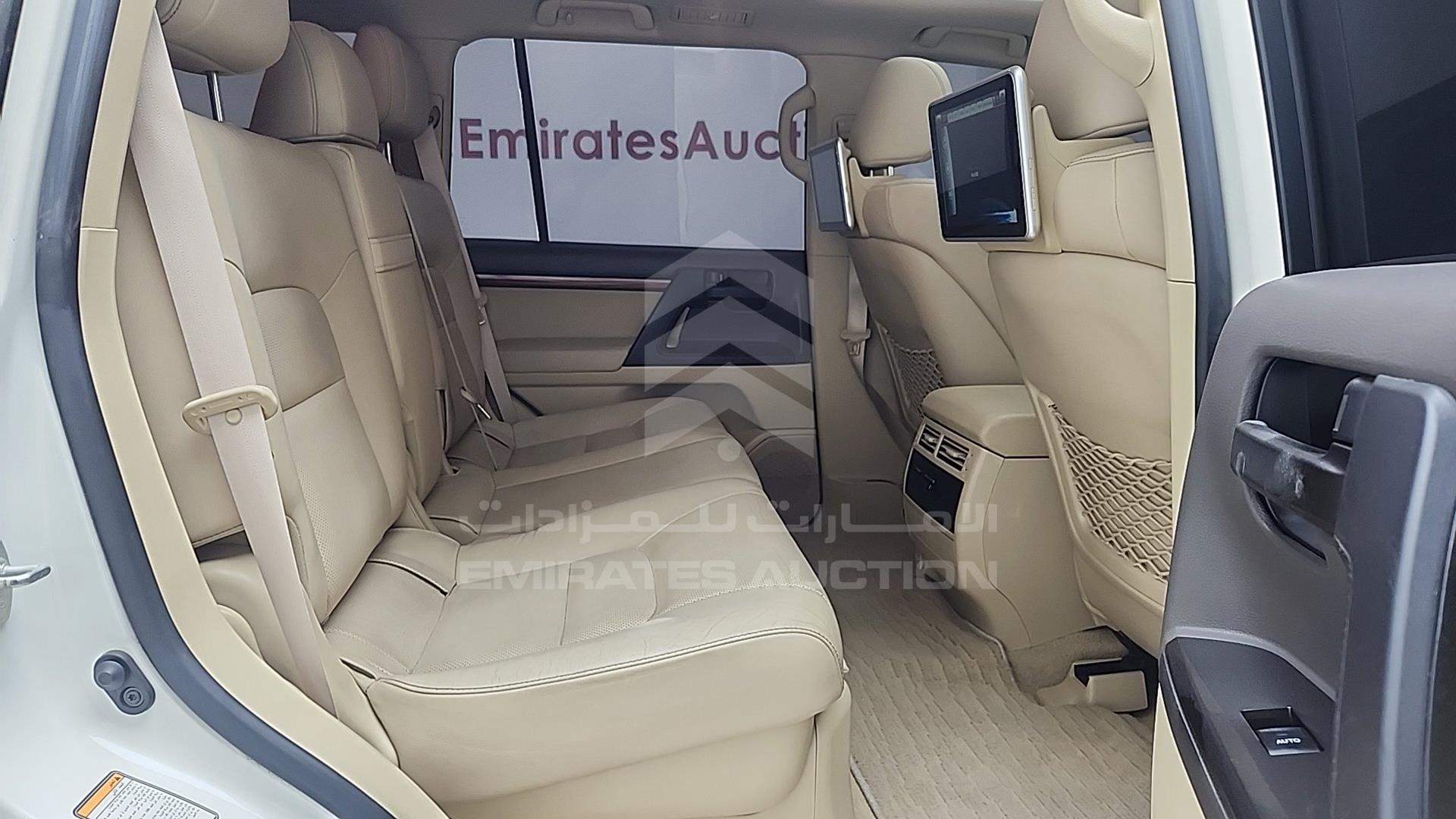 2017 TOYOTA LAND CRUISER GXR V6 VIN: JTMHU01J4H5125418