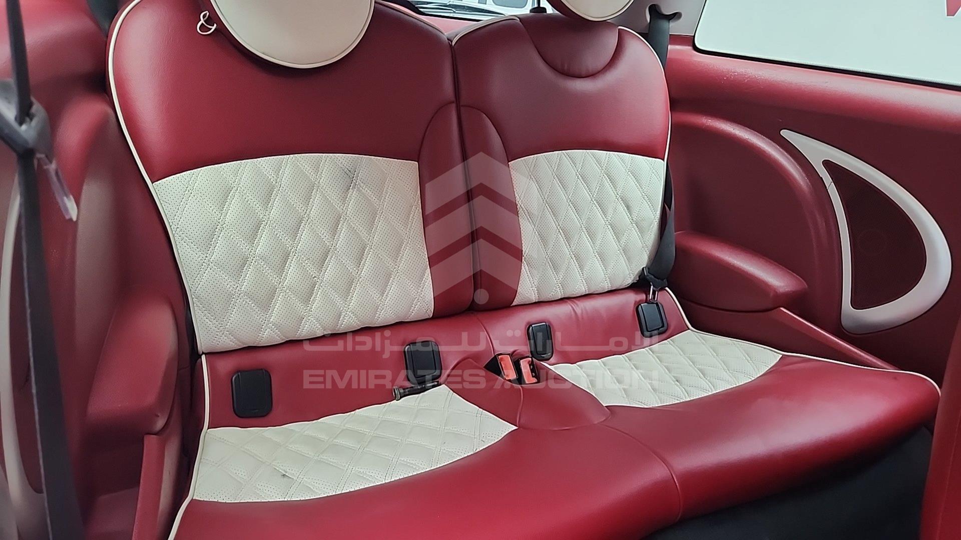 2010 MINI COOPER VIN: WMWMF3C55ATZ25394