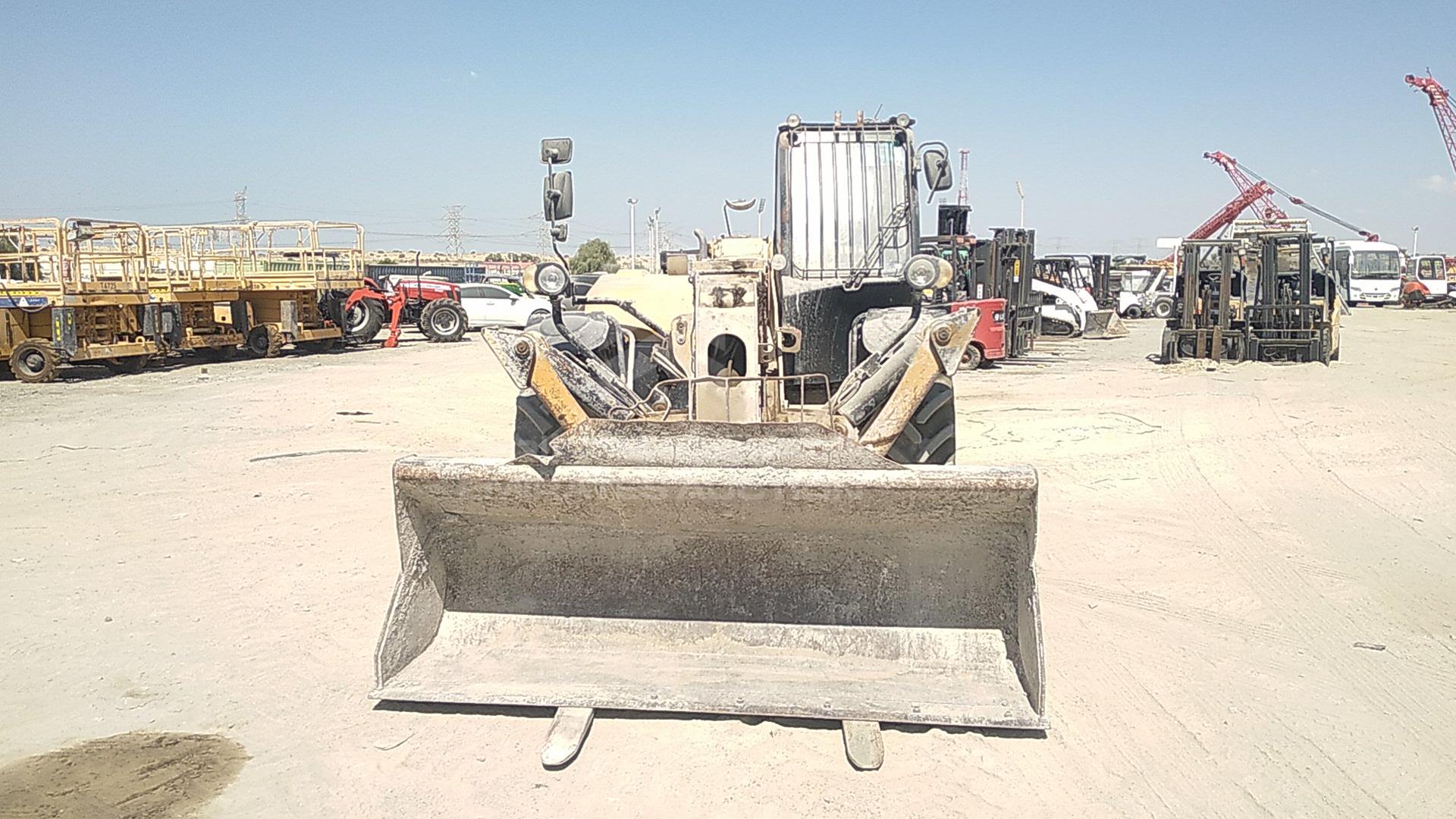 2014 CATERPILLAR TH414 VIN: YC5000000TBZ00900