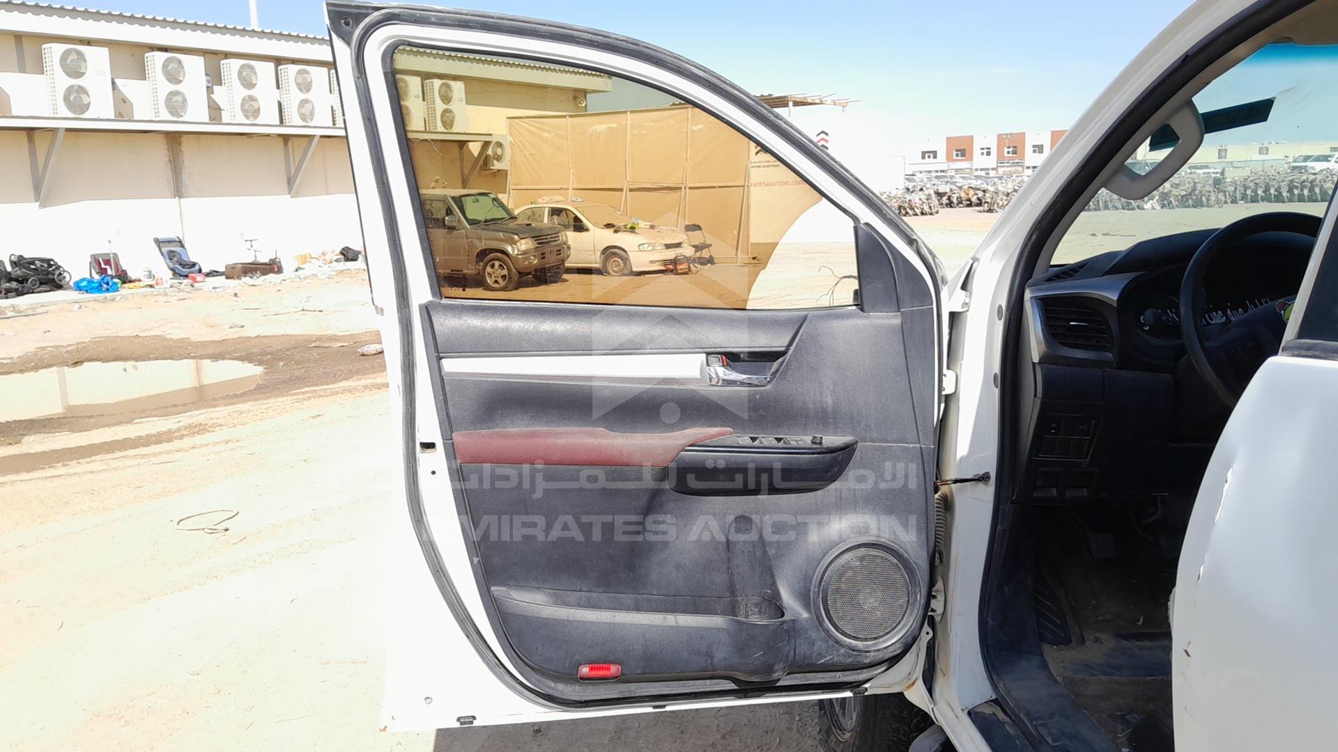 0 TOYOTA HILUX VIN: MR0HX8CD100881708