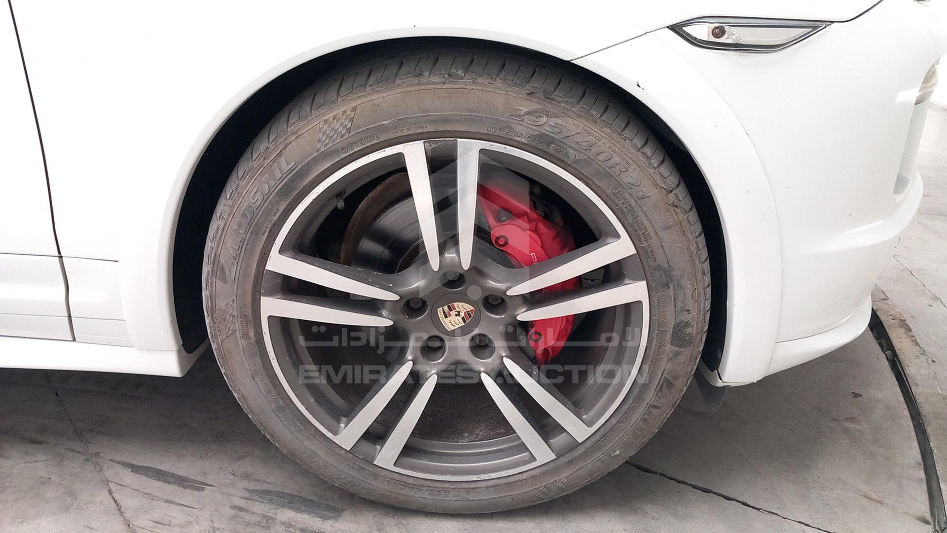 2013 PORSCHE CAYENNE VIN: WP1ZZZ92ZDLA70062