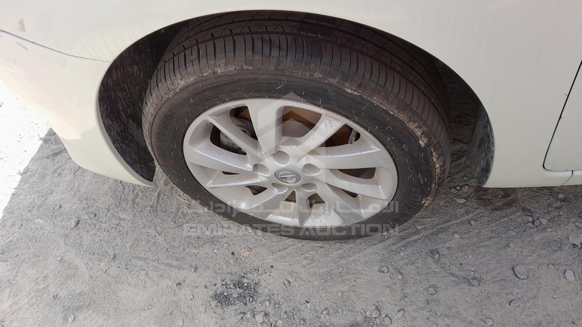 2015 NISSAN TIIDA VIN: MNTBC2C92F6008234
