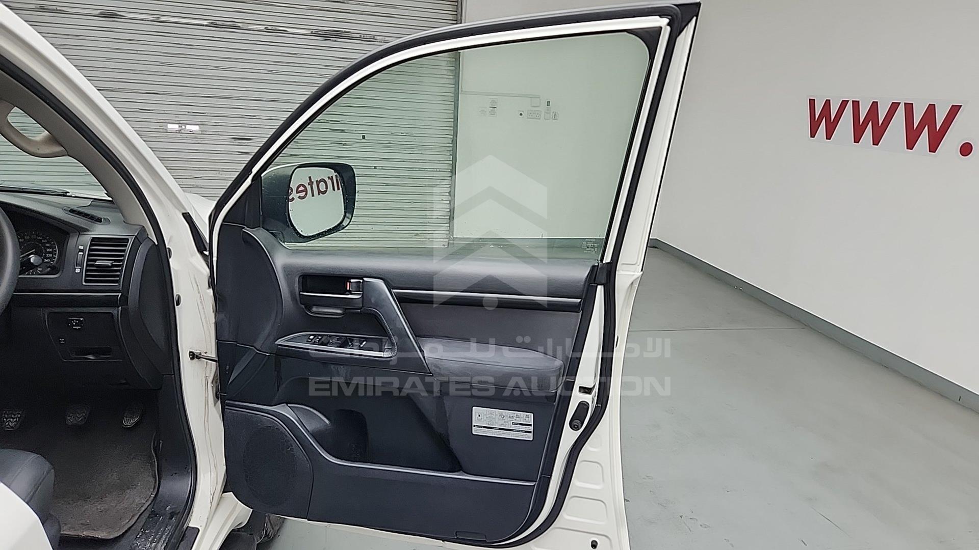 2014 TOYOTA LC 200 VIN: JTMHV09J404134874