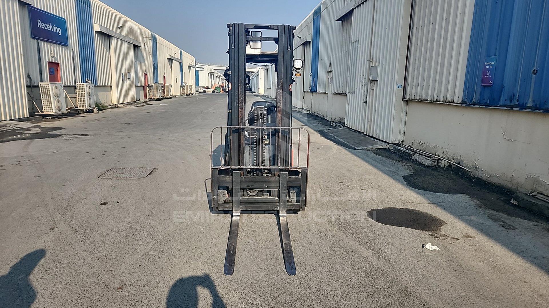 2006 FORKLIFT --- VIN: H2X324T00053