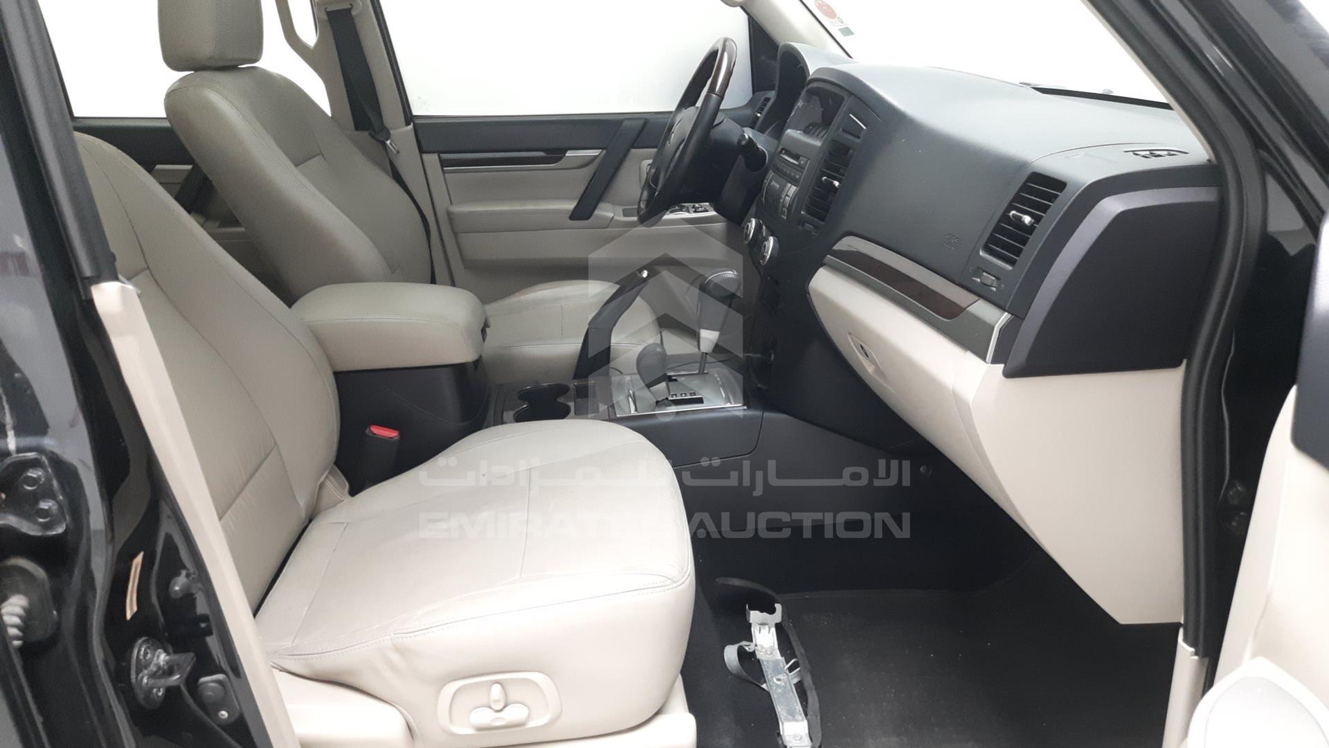 2011 MITSUBISHI PAJERO VIN: JMYLRV95WBJ706153