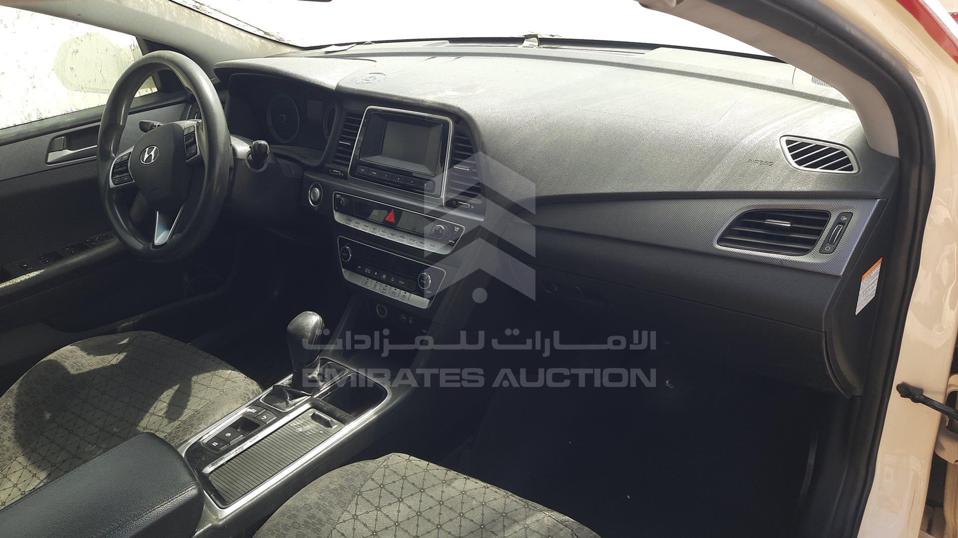 2019 HYUNDAI SONATA VIN: KMHE24136KA093020