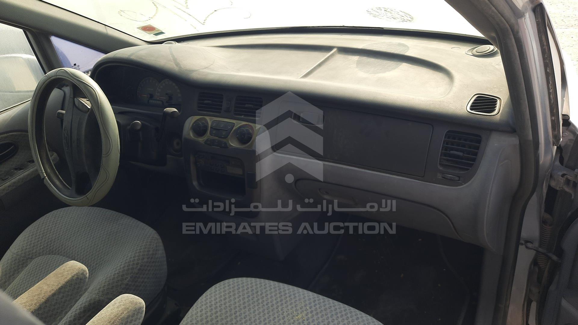 2003 HYUNDAI TRAJET VIN: KMHMH81C83U149511