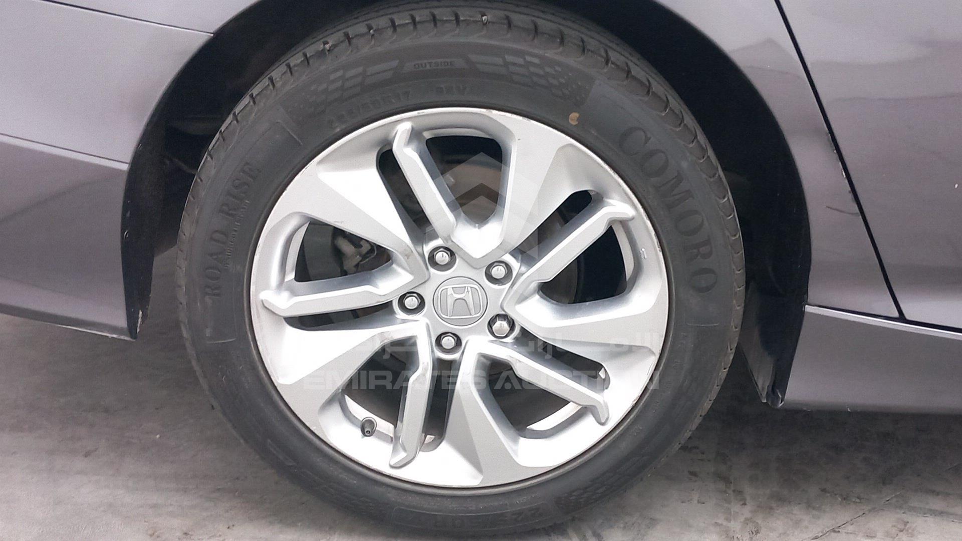 2019 HONDA ACCORD VIN: 1HGCV1F10KA077048