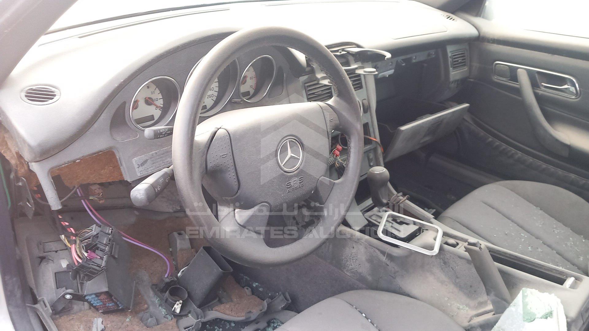 2000 MERCEDES CLK 230 VIN: WDB1704471F138252