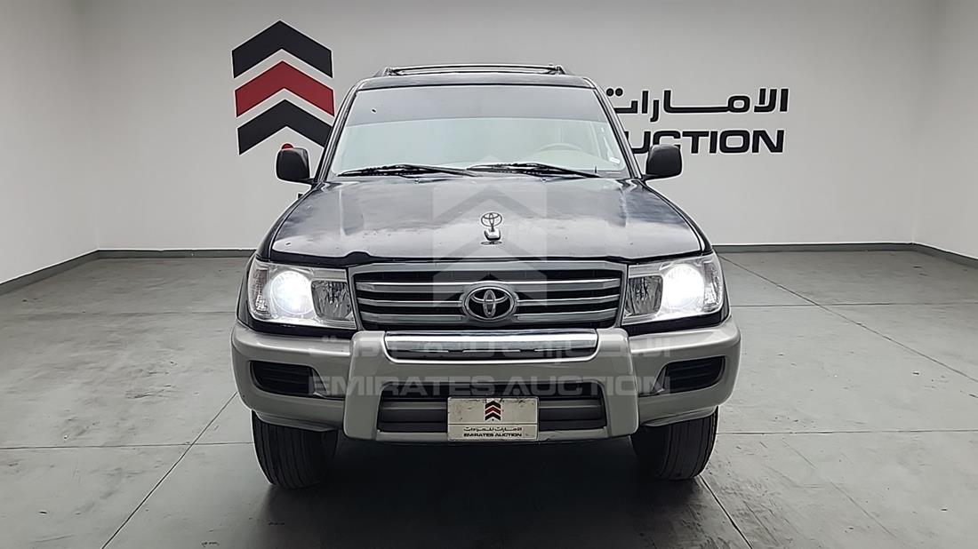 2002 Lexus LX 470 — Full Front View — Photo 1