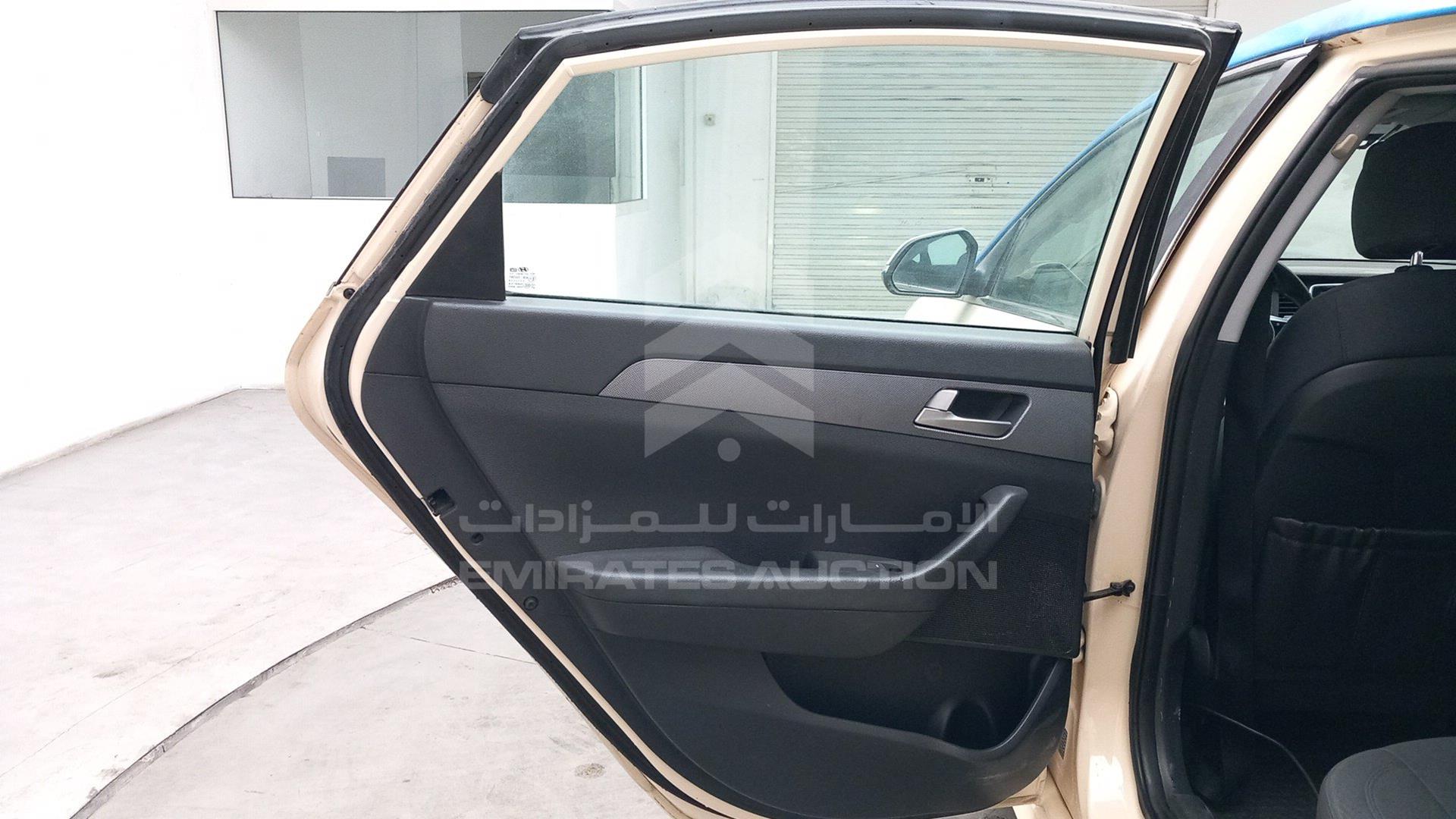 2019 HYUNDAI SONATA HYBRID VIN: KMHE24137KA093091