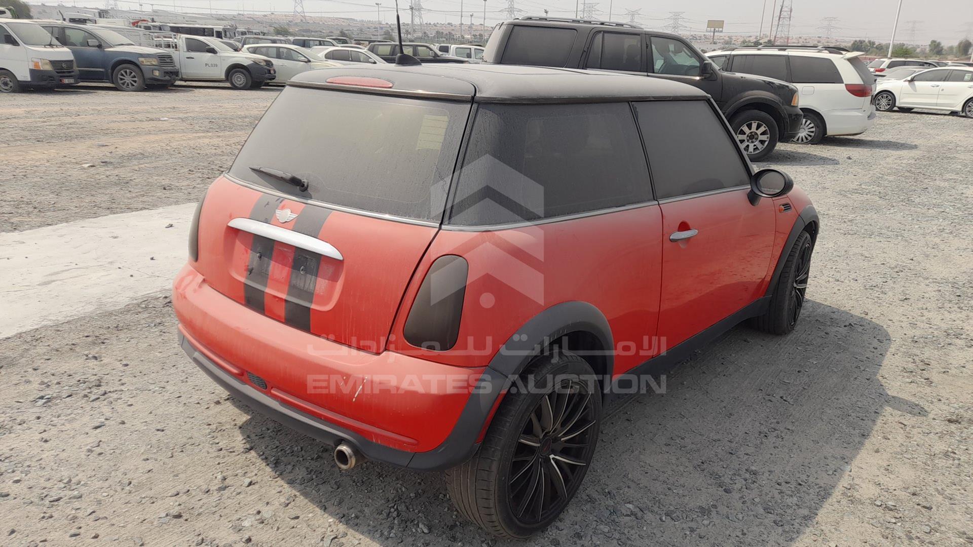 2005 MINI COOPER VIN: WMWRC33595TK60424