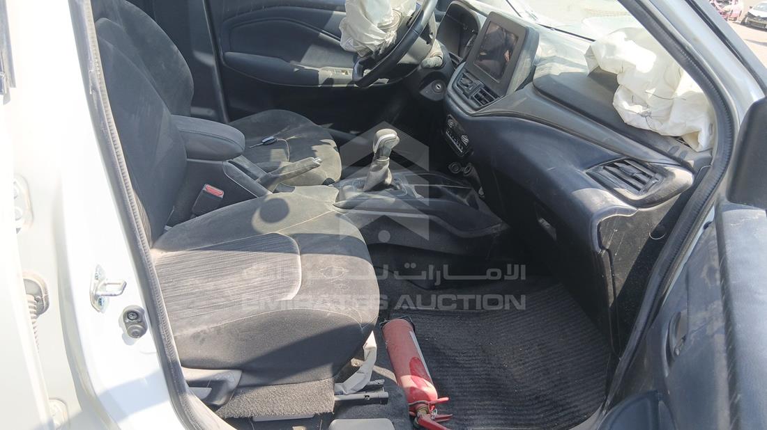 سوزوكي بالينو 2025 — زاوية الراكب الأمامي للمقعد — صورة 22