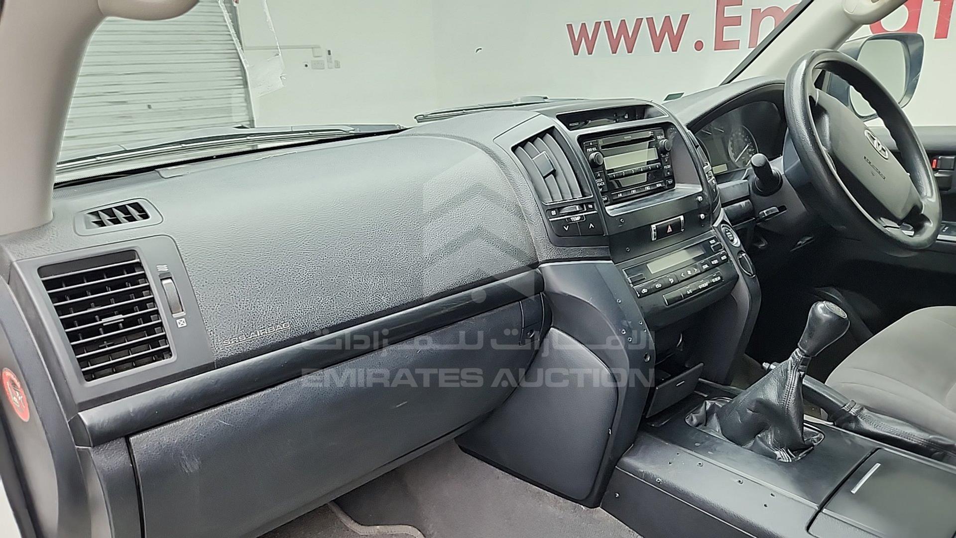 2014 TOYOTA LC 200 VIN: JTMHV09J904135065