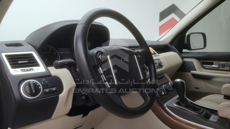 SALLSAAE4AA233314 Auction: EmiratesAuction Lot: 409182 SALLSAAE4AA233314 Range Rover Sport 2010 BLACK Photo 17