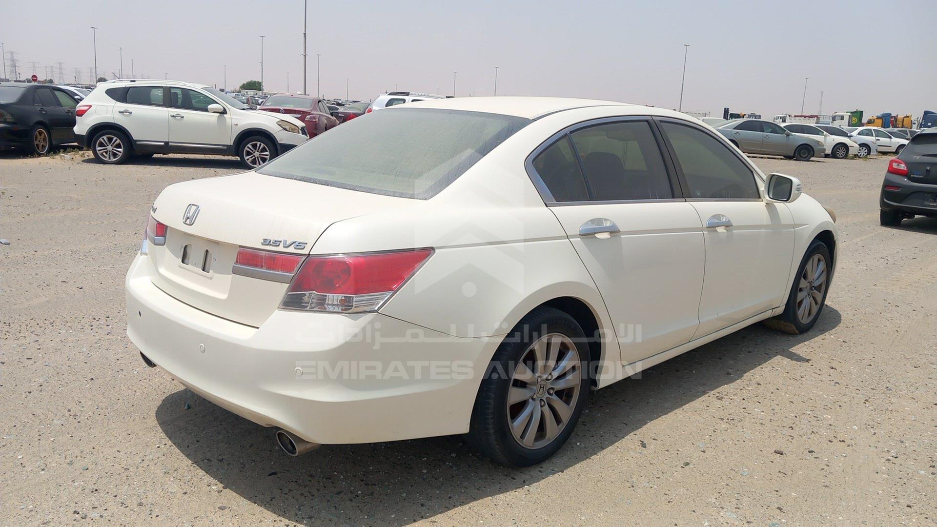 2011 HONDA ACCORD VIN: JHMCP3673BC400200