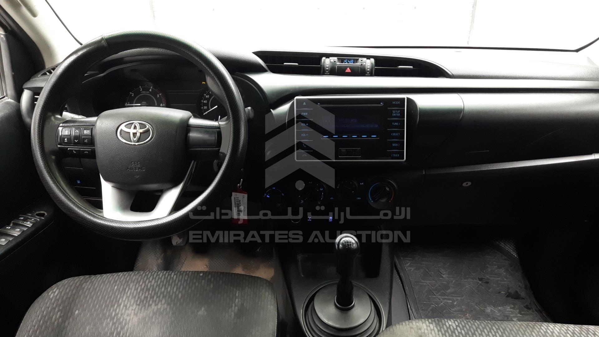 2017 TOYOTA HILUX VIN: MR0DB8CD2H0115737