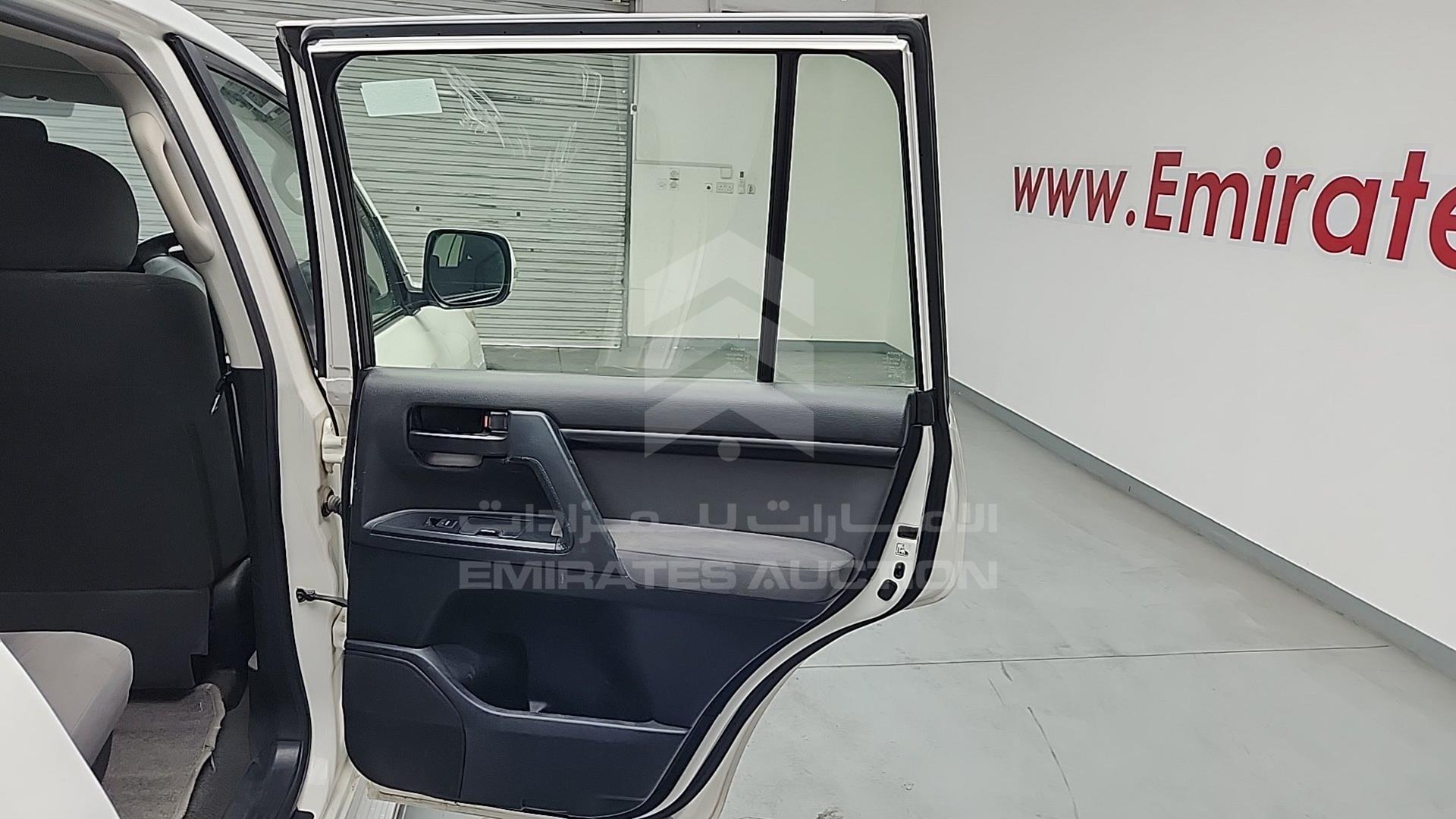 2014 TOYOTA LC 200 VIN: JTMHV09J904135065