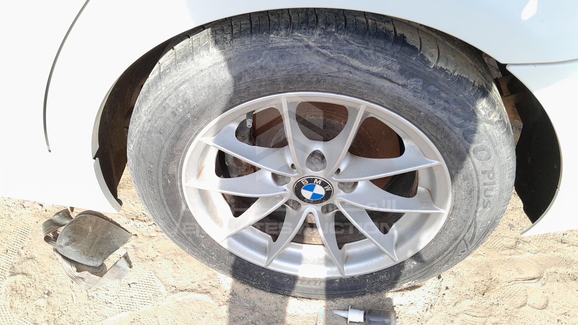 2011 BMW 320I VIN: WBAPG5105BA846365