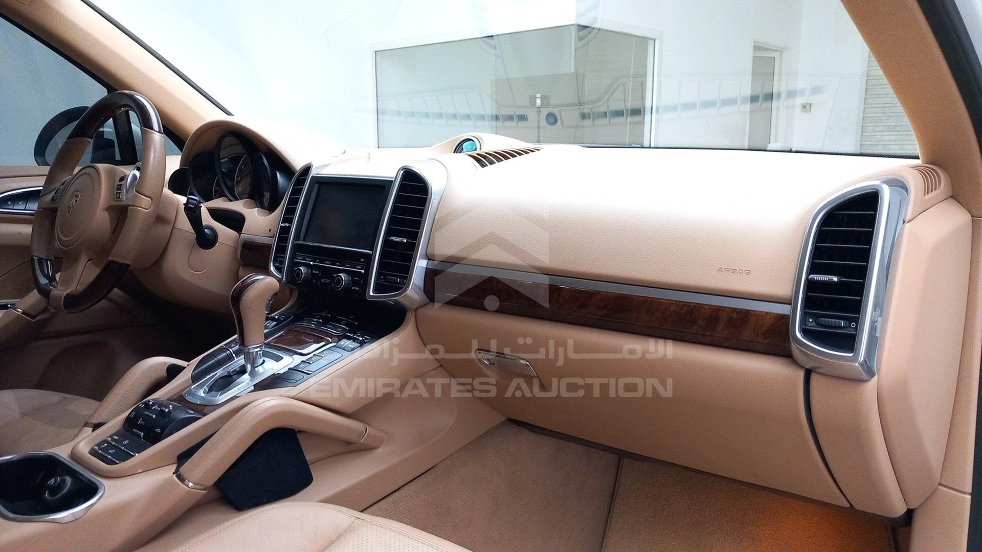2013 PORSCHE CAYENNE VIN: WP1ZZZ92ZDLA83940