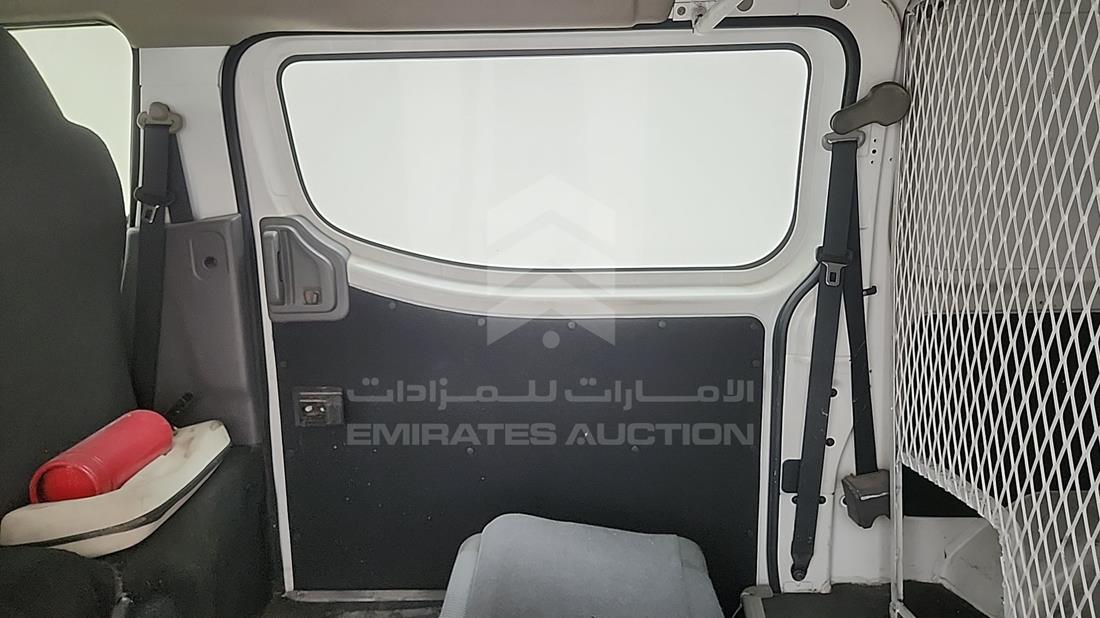 نيسان أورفان 2017 — الباب الخلفي الأيمن — صورة 16