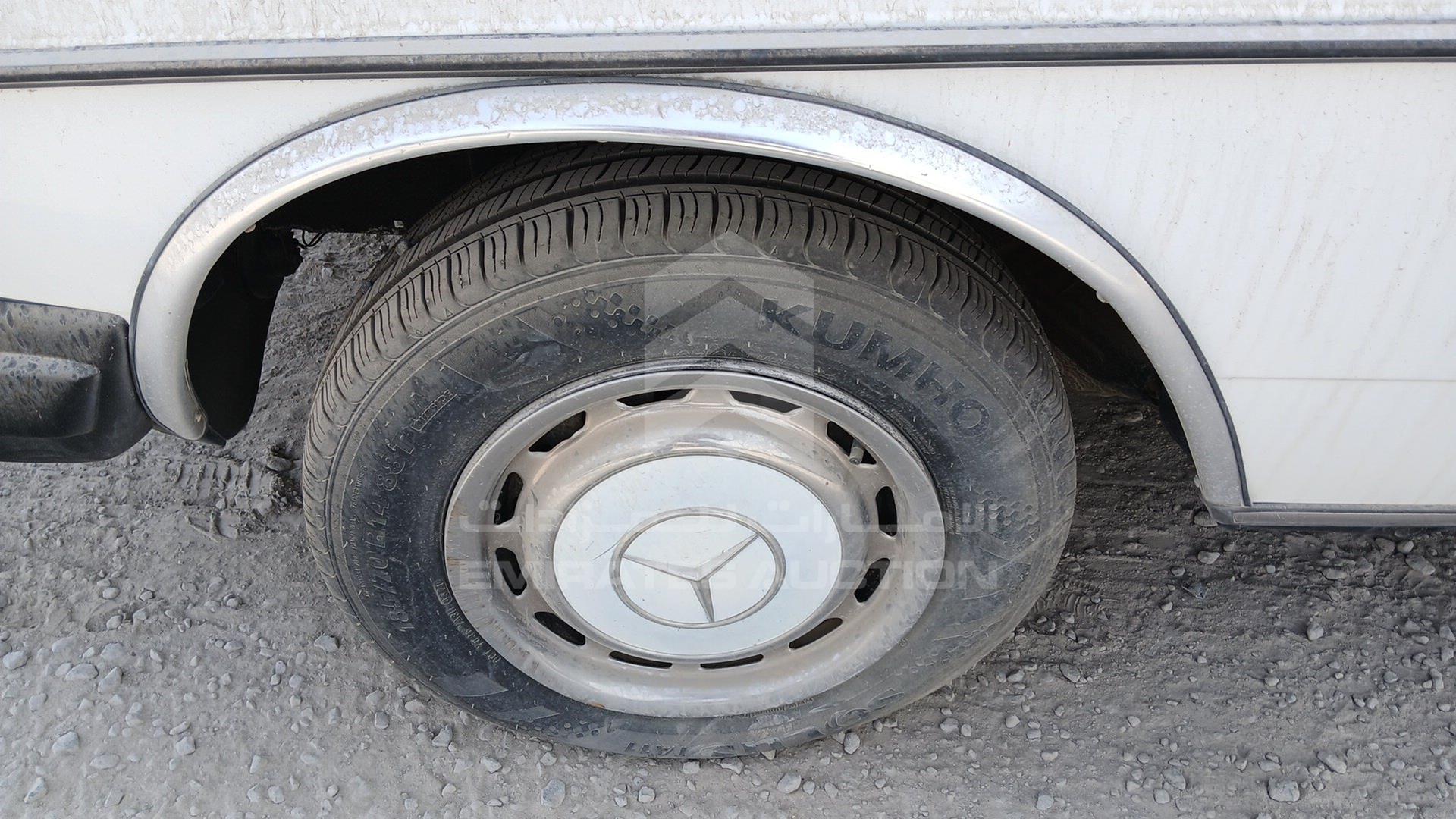1983 MERCEDES 240D VIN: WDBAB23A6DB408137