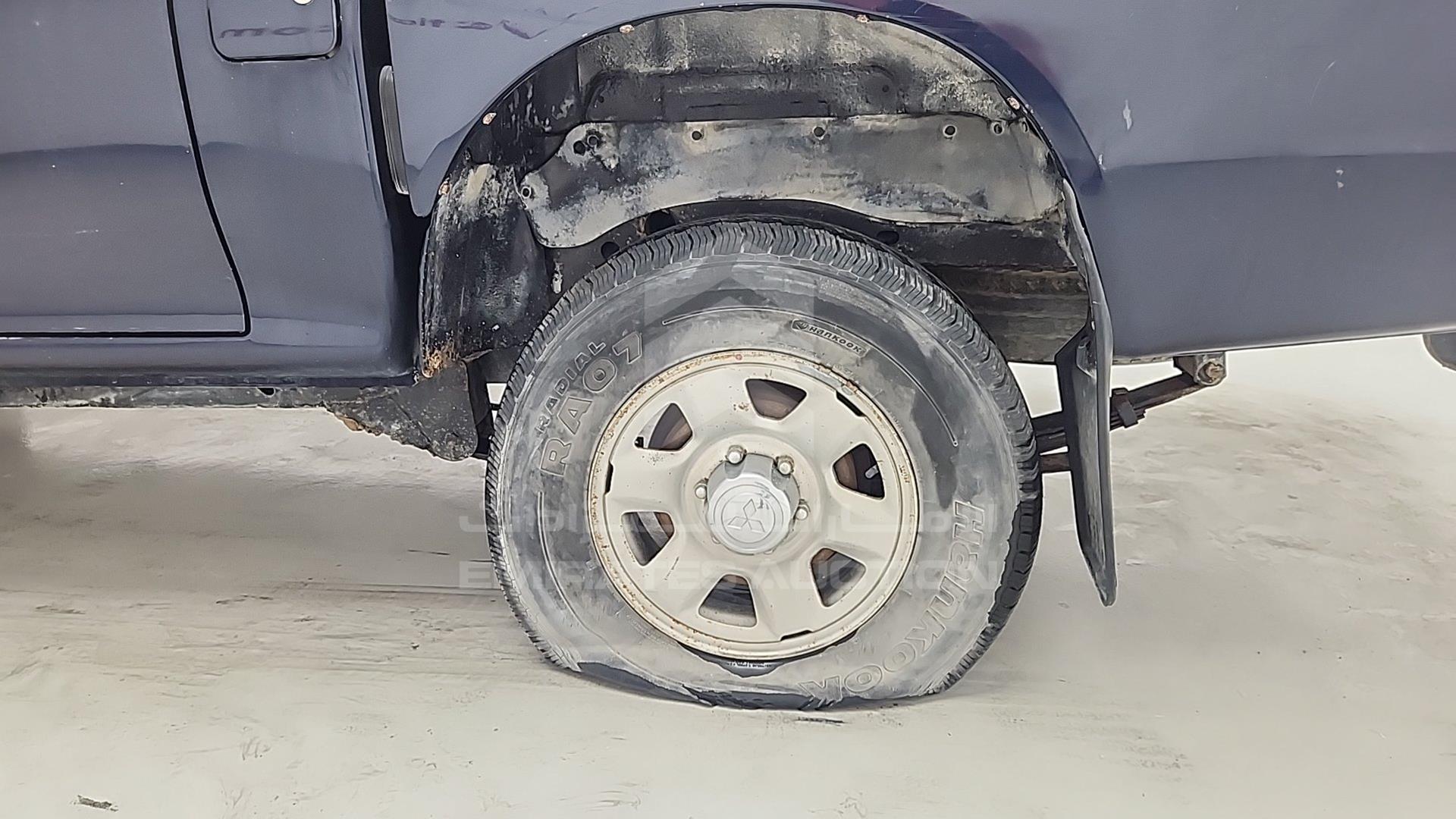2005 MITSUBISHI L 200 VIN: MMBJNK7405D021680