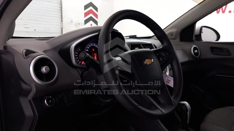 KL1JD5CE5JB010047 Auction: EmiratesAuction Lot: 408504 KL1JD5CE5JB010047 Chevrolet Aveo 2018 SILVER Photo 12