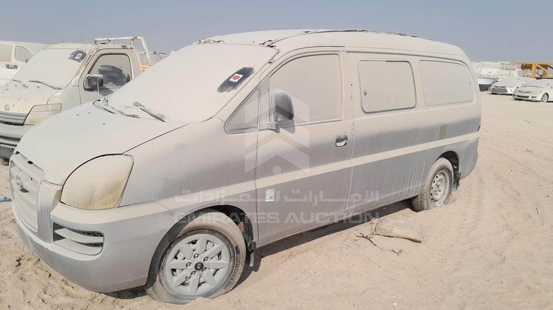 2007 Hyundai H1 — Front Left Angle — Photo 5