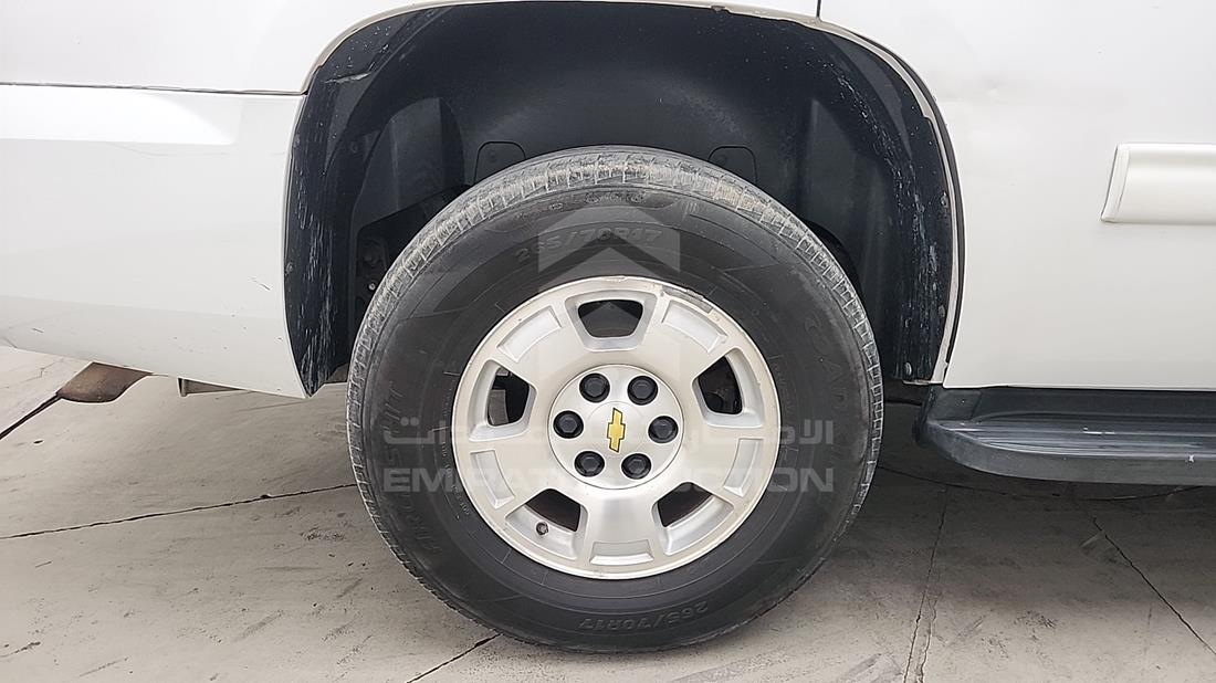 2012 Chevrolet Tahoe — Rear Right Tyre — Photo 34