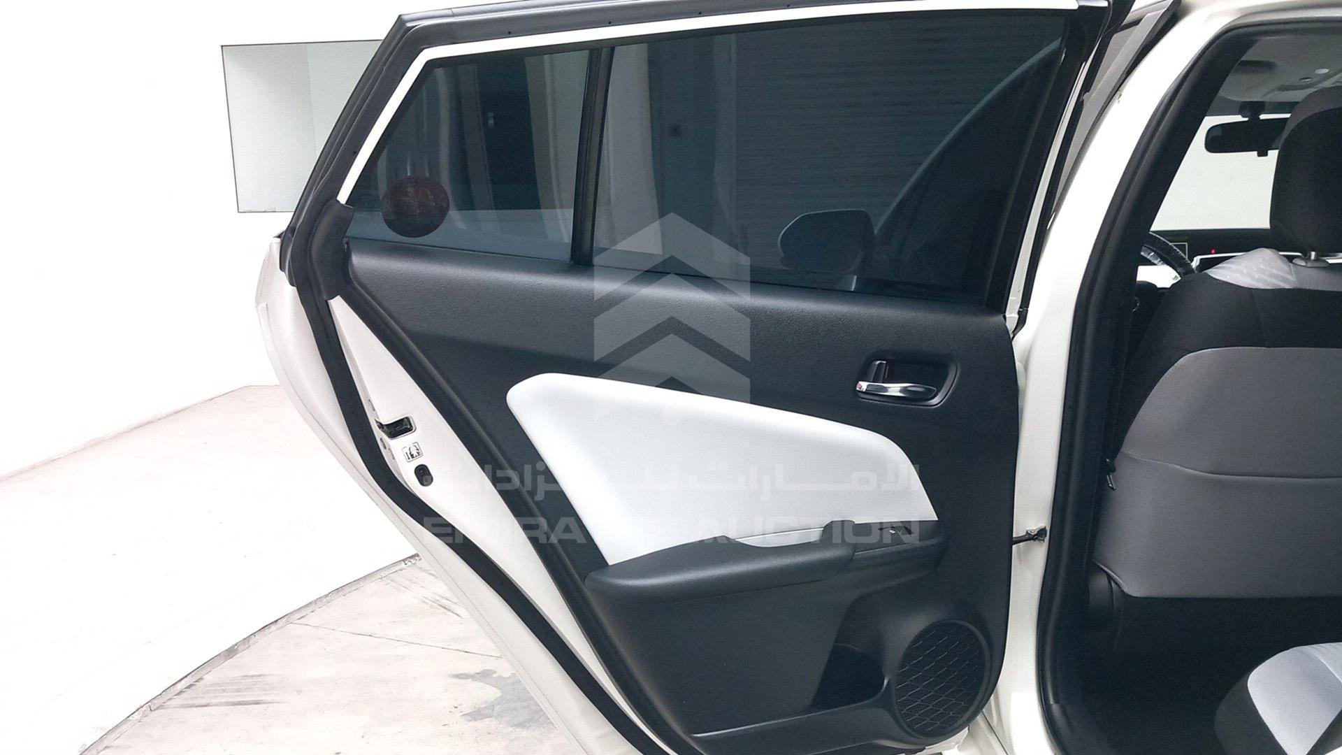 2018 TOYOTA PRIUS VIN: JTDKB3FU3J3589687