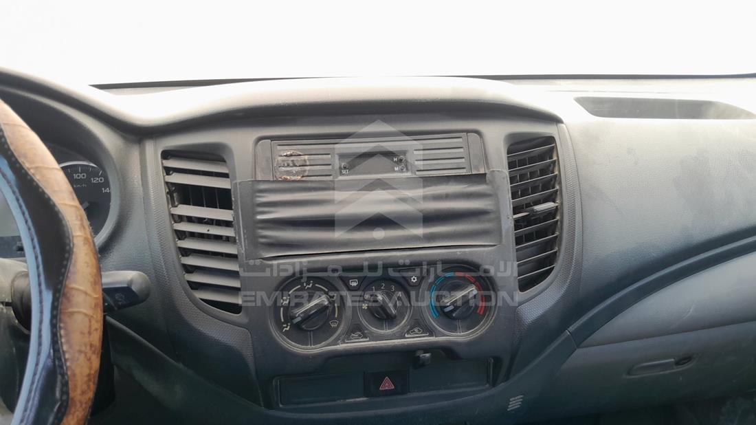 ميتسوبيشي L 200 2016 — نظم الترفيه وكاميرا المراقبة والملاحة — صورة 17