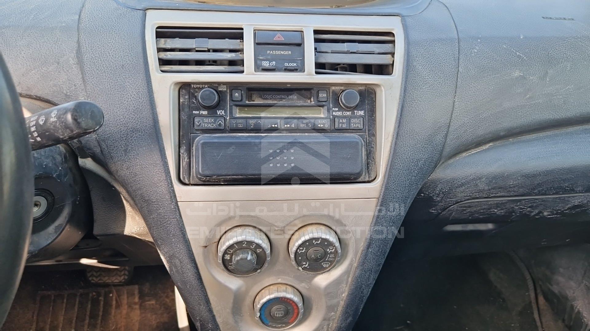 2007 TOYOTA YARIS VIN: JTDBW923471062749