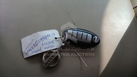 2013 Nissan Patrol — Keys — Photo 4 — Thumbnail