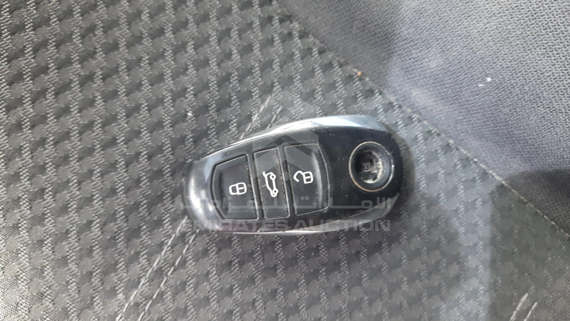 2013 VOLKSWAGEN TOUAREG VIN: WVGBC2BP0DD000306