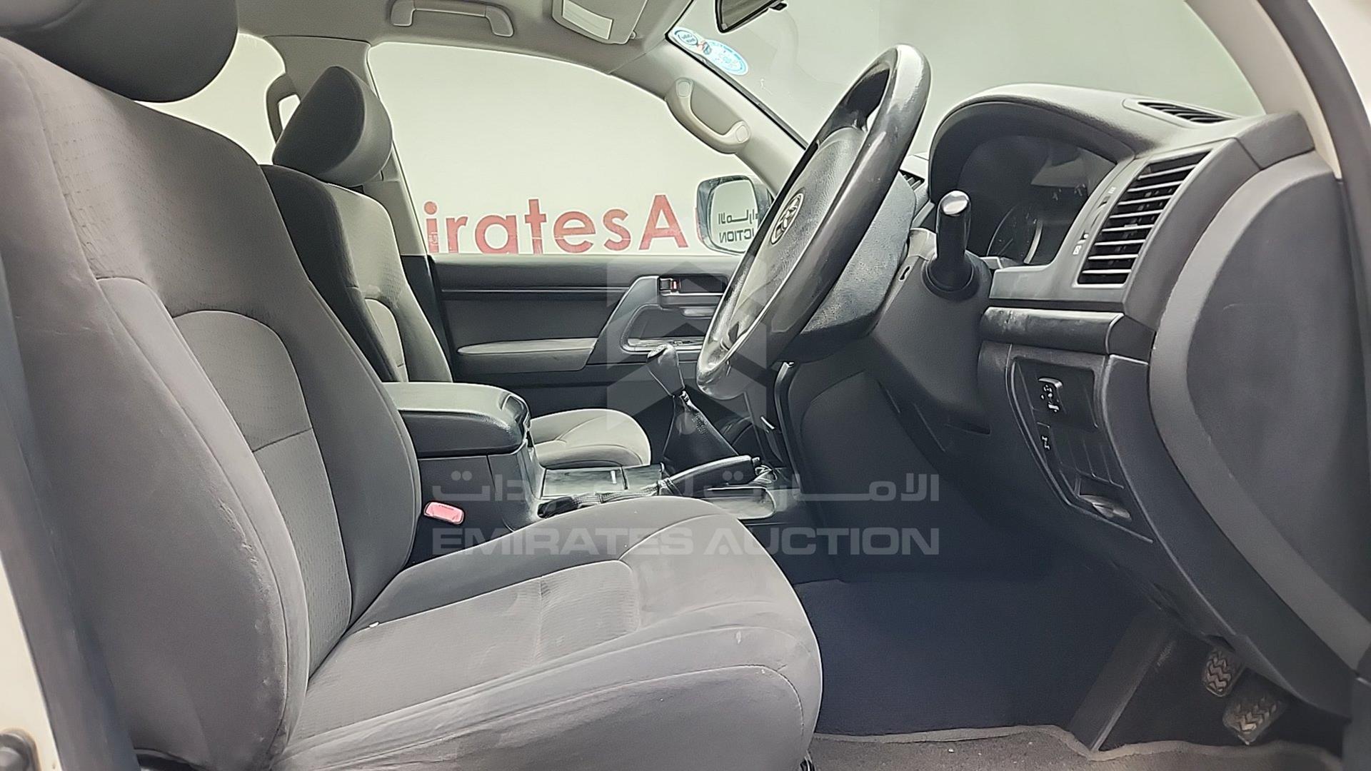 2014 TOYOTA LC 200 VIN: JTMHV09J904135065
