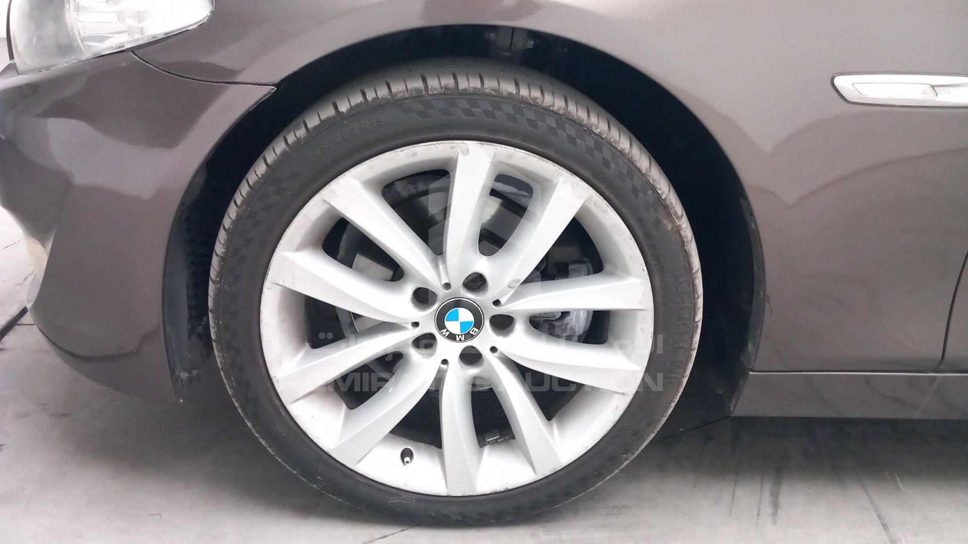 2013 BMW 530 VIN: WBACU5102DSF10485