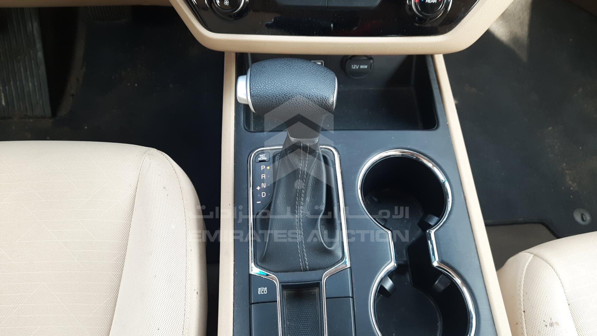 2020 KIA CARNIVAL VIN: KNAMB8126L6638052