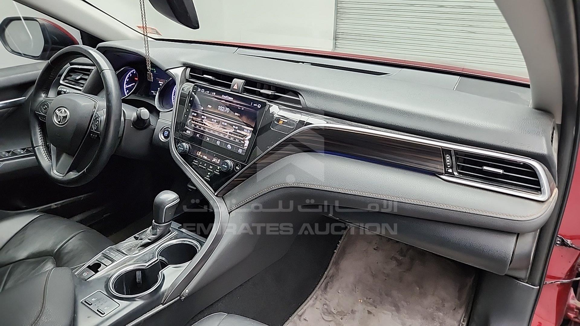 2018 TOYOTA CAMRY VIN: 4T1B11HK5JU566792