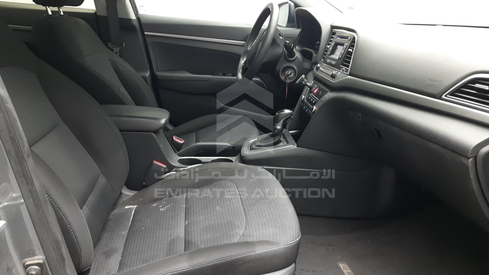 2017 HYUNDAI ELANTRA VIN: KMHD741CXHU399092