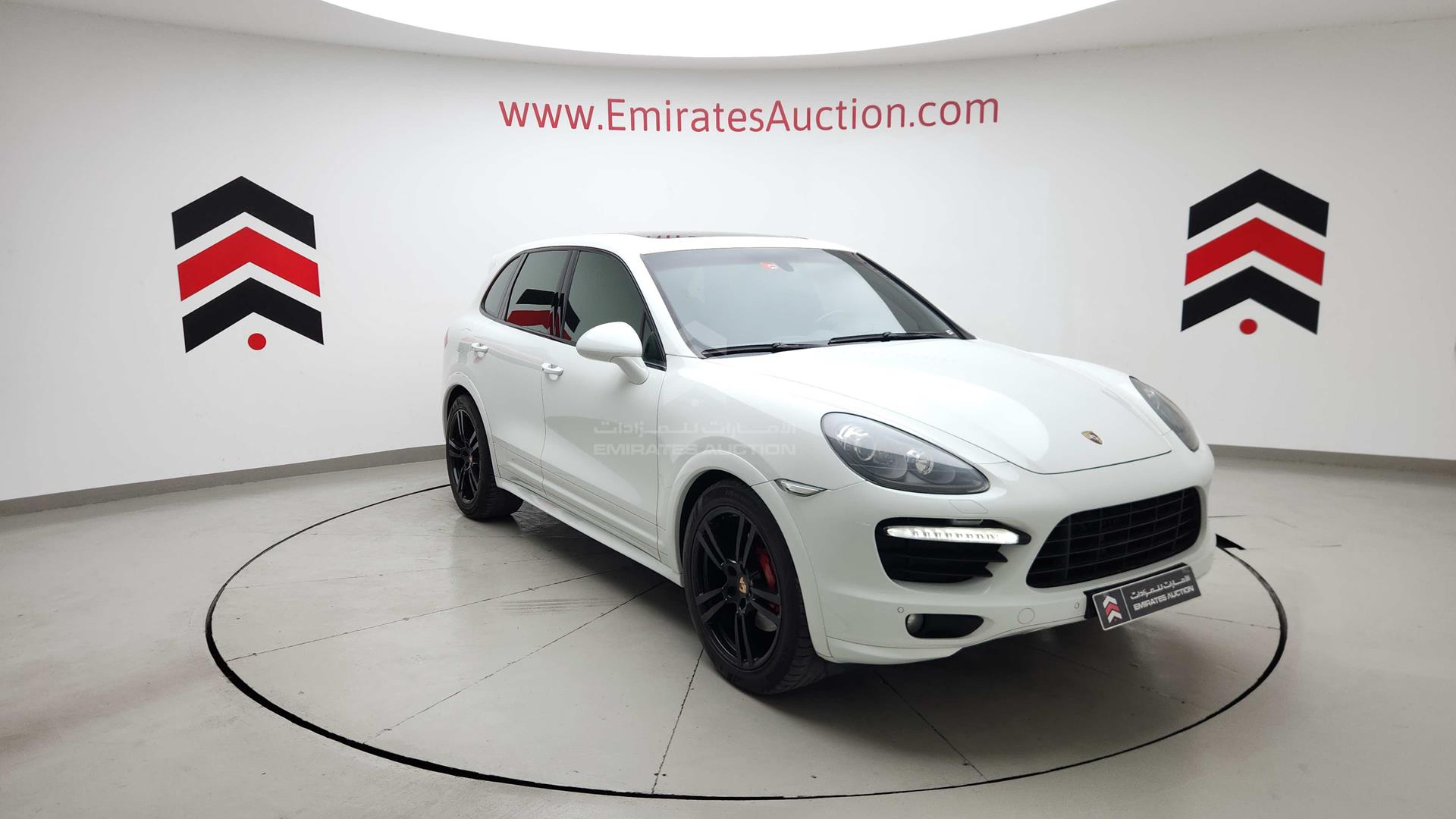 2014 PORSCHE CAYENNE GTS VIN: WP1ZZZ92ZELA73608