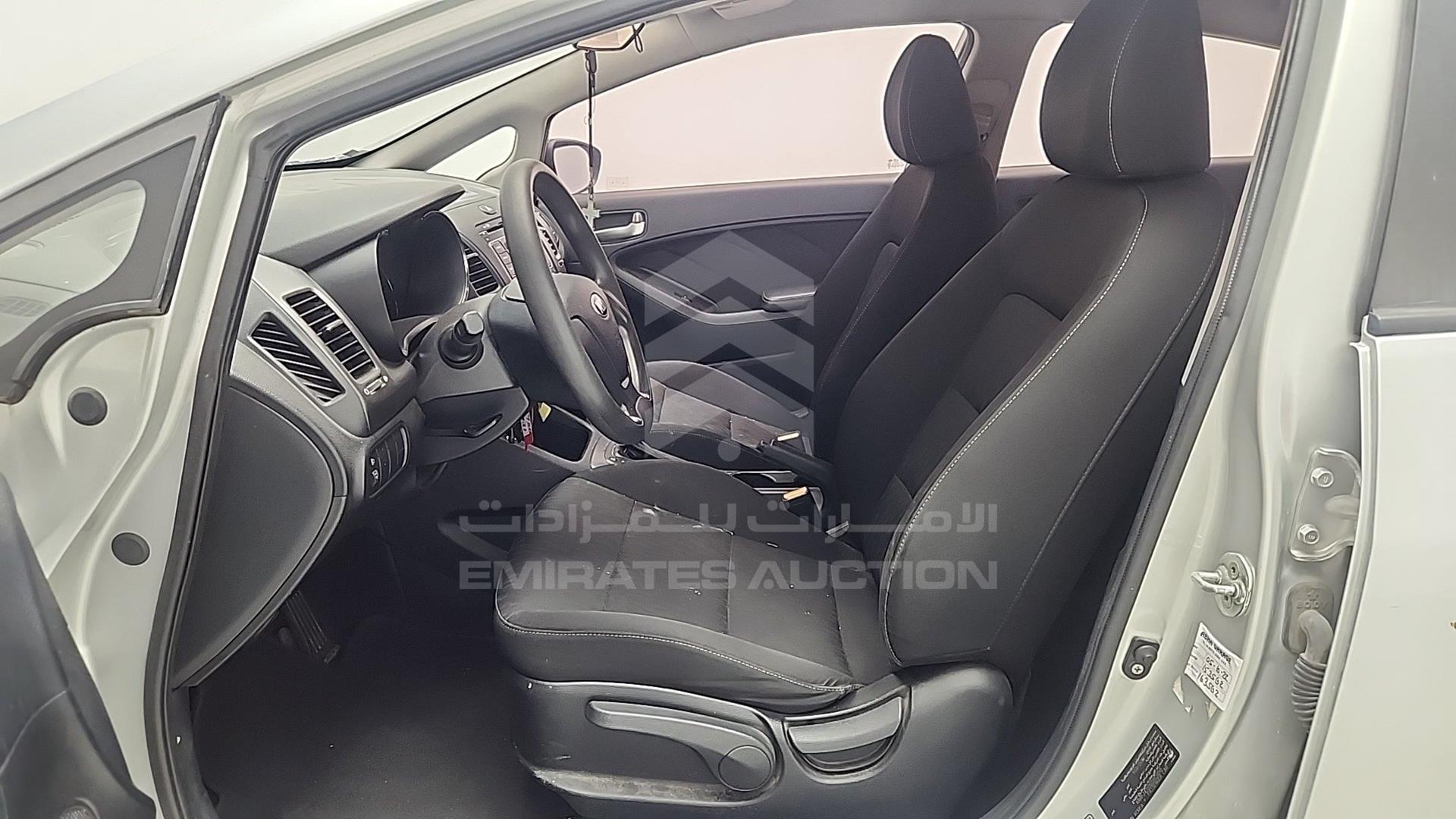 2016 KIA CERATO VIN: KNAFJ4110G5915950
