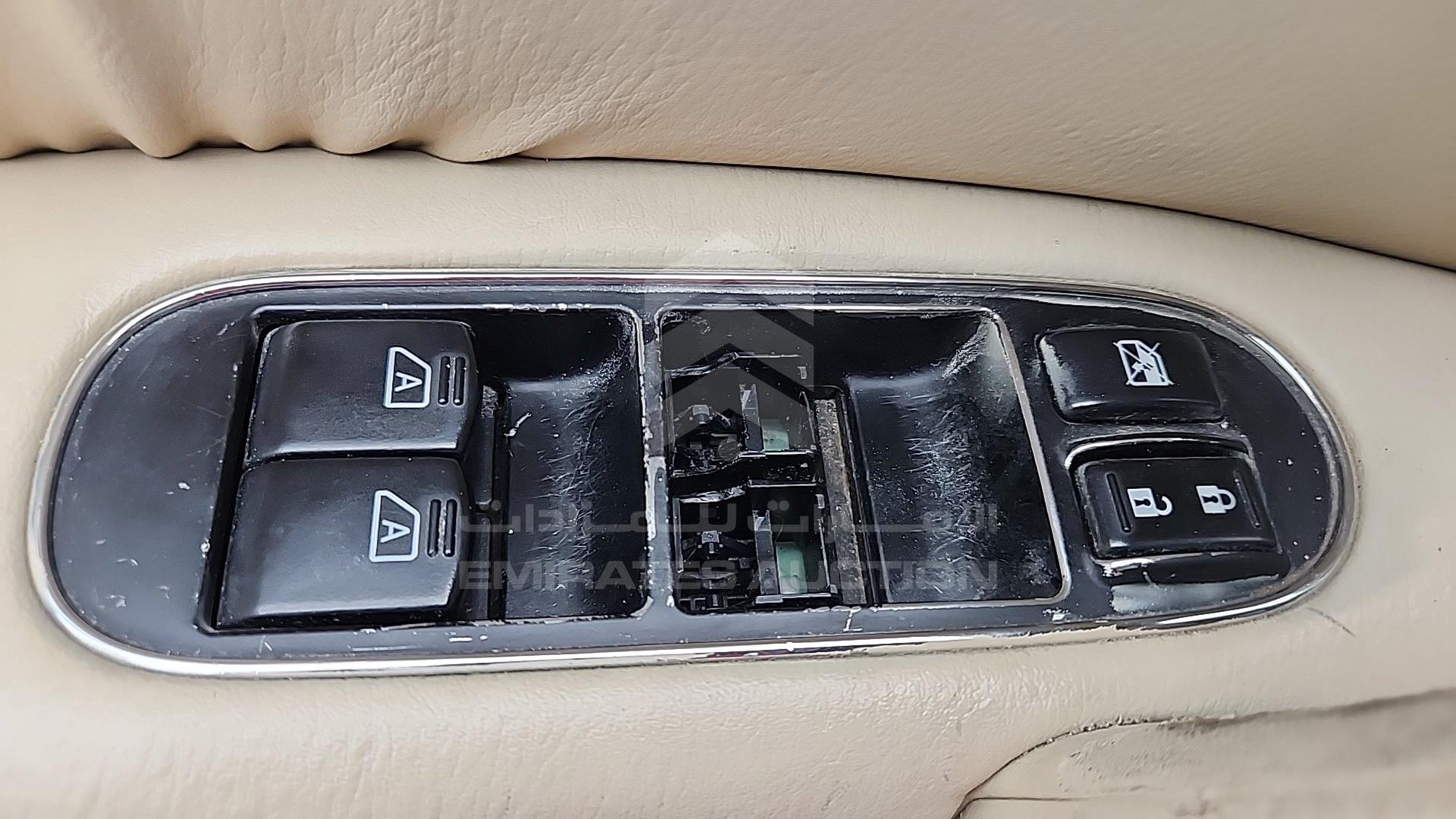 2011 INFINITI QX56 VIN: JNRAZ25Y4B9000148