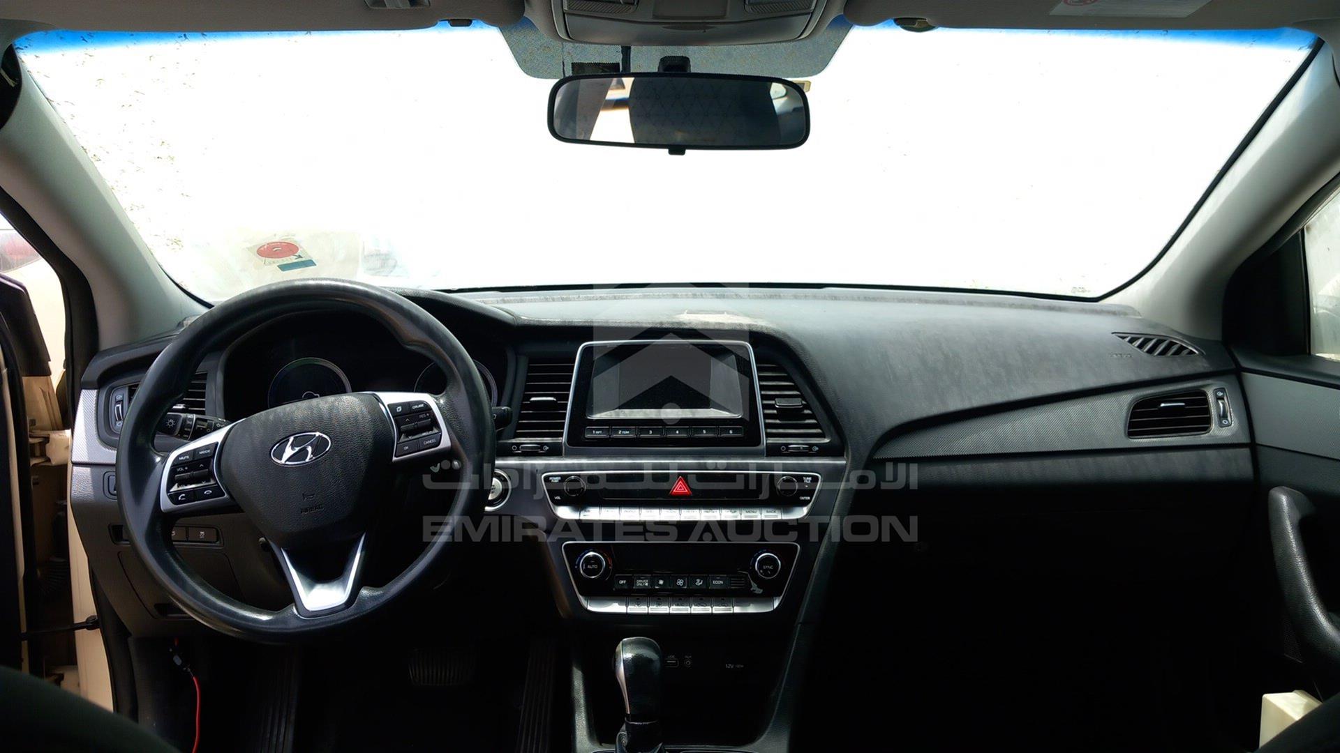 2019 HYUNDAI SONATA VIN: KMHE24131KA093040