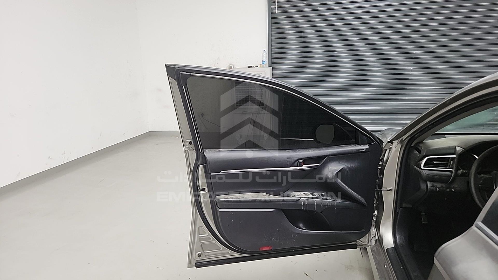 2018 TOYOTA CAMRY VIN: JTNBF9HK2J3009487