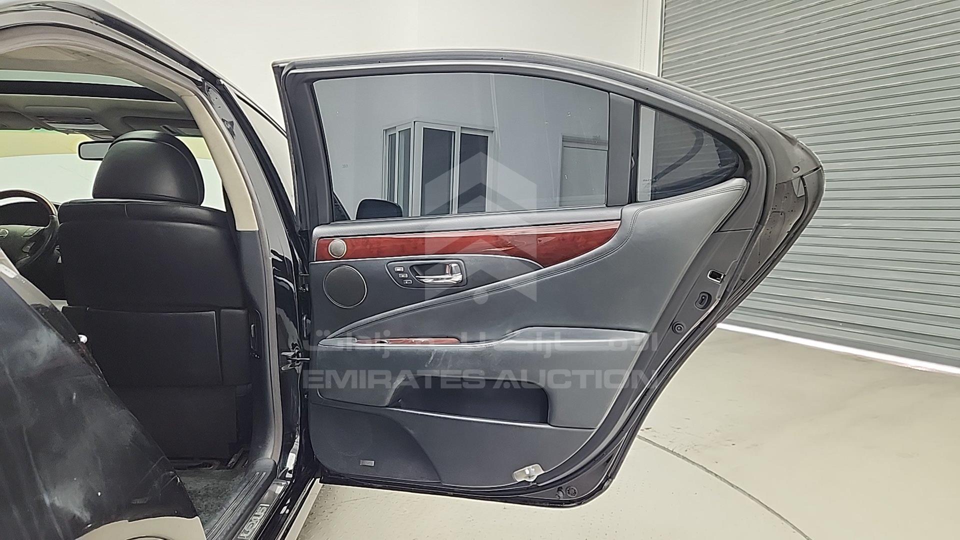 2009 LEXUS LS 460 VIN: JTHGL46F305036386