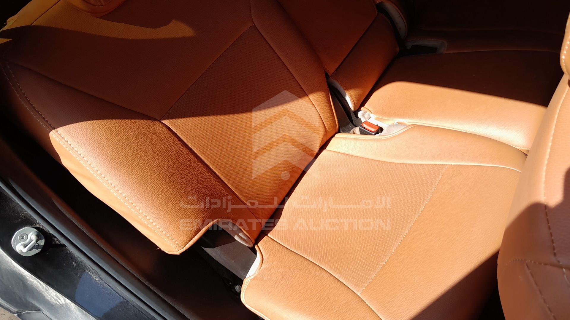 2014 HYUNDAI SANTA FE VIN: KMHSM81E7EU044966
